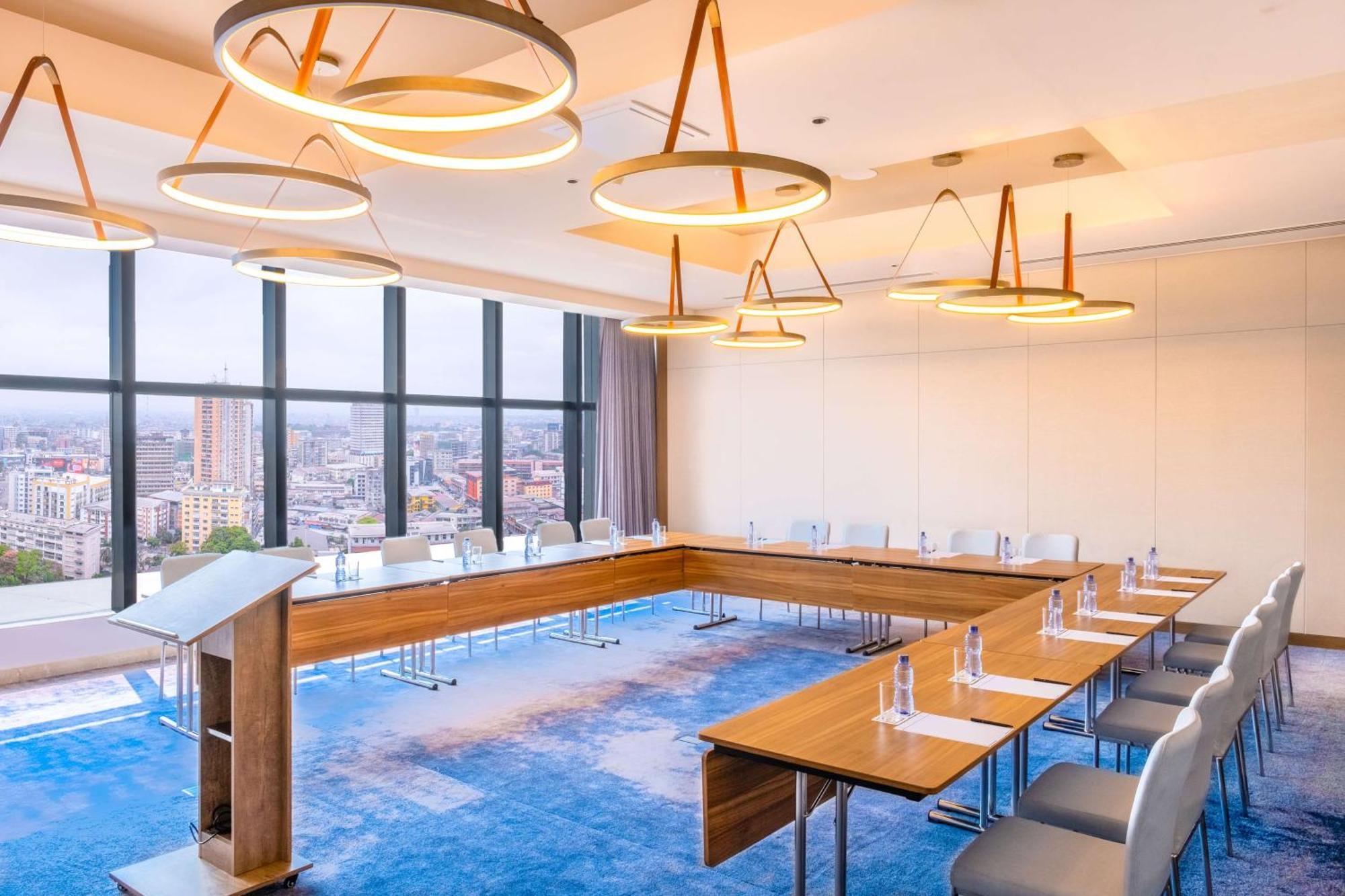Hilton Kinshasa Hotel Екстериор снимка