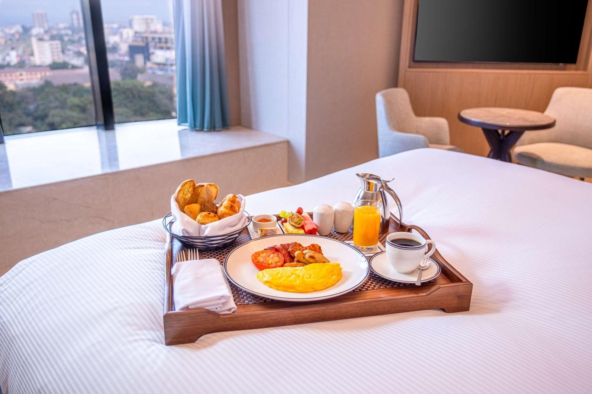 Hilton Kinshasa Hotel Екстериор снимка