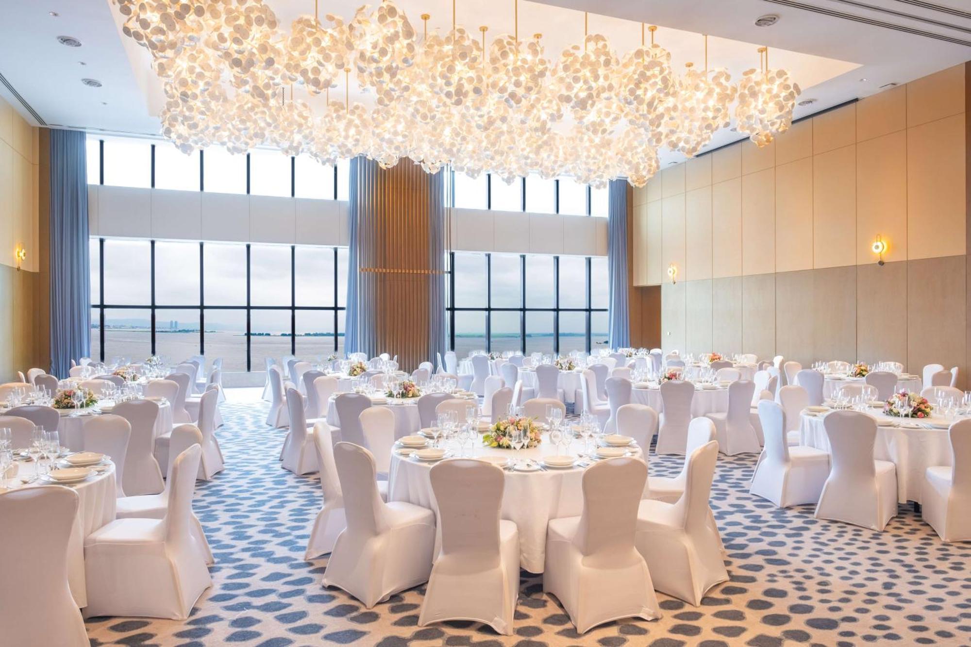 Hilton Kinshasa Hotel Екстериор снимка