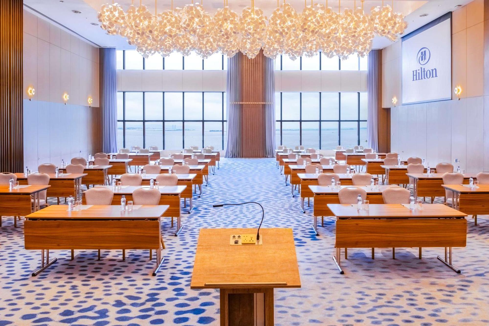 Hilton Kinshasa Hotel Екстериор снимка